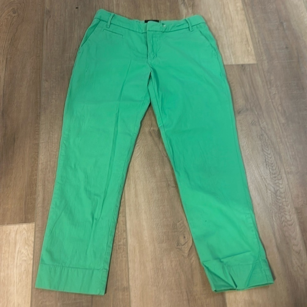 Patagonia women’s green leisure pants size 6